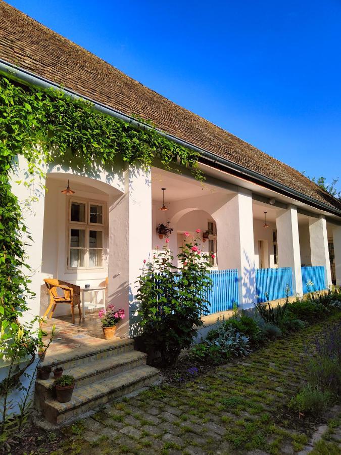 Bed and Breakfast Ethno&Coffee House Tulip Glozan Zewnętrze zdjęcie