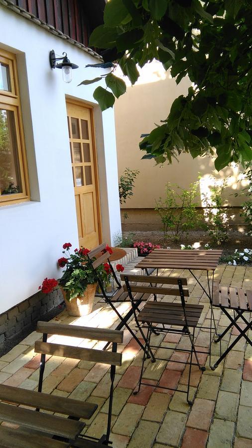 Bed and Breakfast Ethno&Coffee House Tulip Glozan Zewnętrze zdjęcie