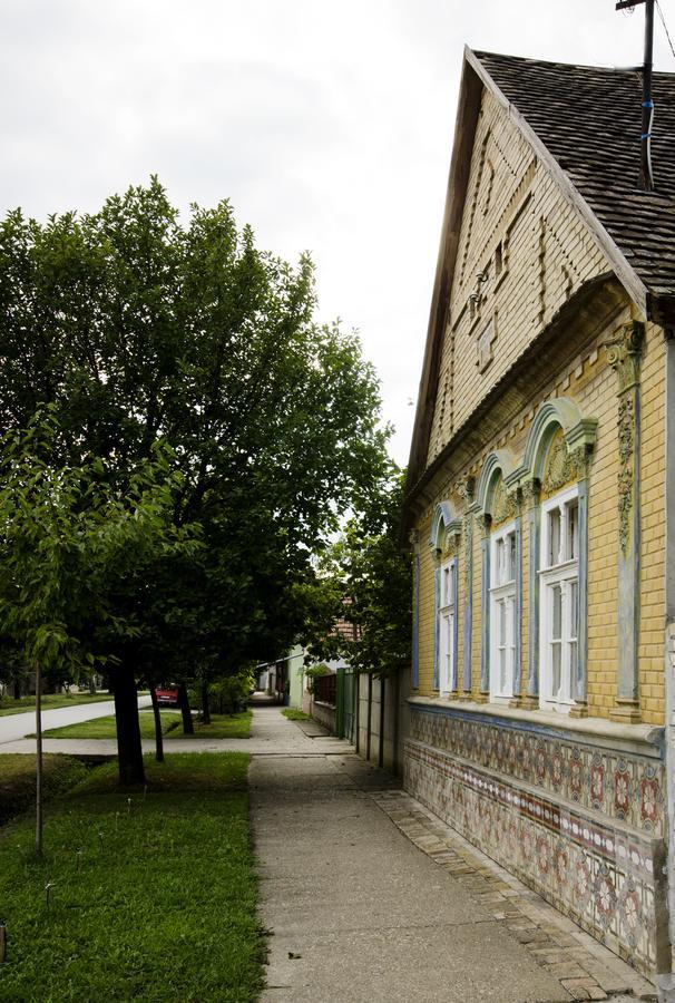 Bed and Breakfast Ethno&Coffee House Tulip Glozan Zewnętrze zdjęcie