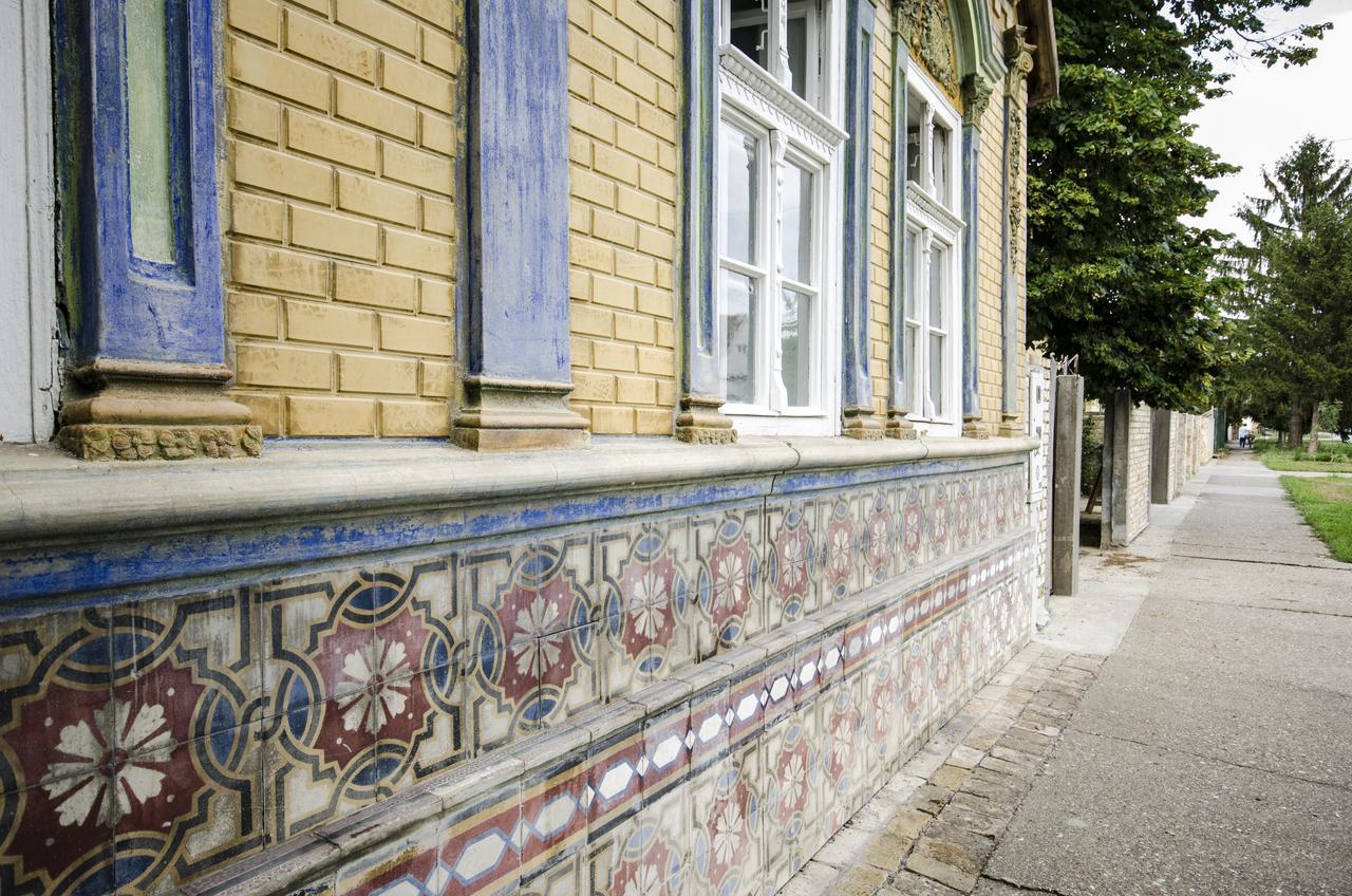 Bed and Breakfast Ethno&Coffee House Tulip Glozan Zewnętrze zdjęcie